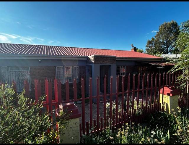 2 BEDROOM TOWNHOUSE FOR SALE IN MEYERVILLE